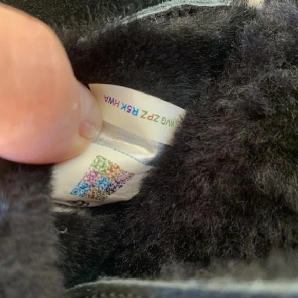 UGG OUTSLIDE BUCKLE BLACK FUR SANDALS SLIPPERS US 8 new - Picture 7 of 7